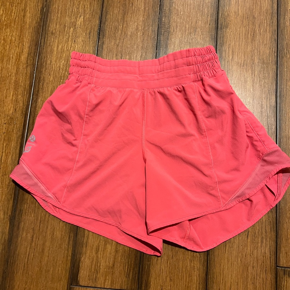 Lululemon x Peloton Collab Hotty Hot High-Rise Lined Short 4"